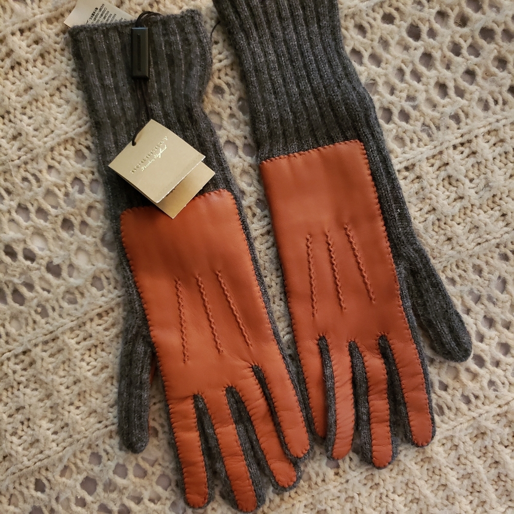 NWT BURBERRY LAMBSKIN AND CASHMERE KNIT GLOVES
